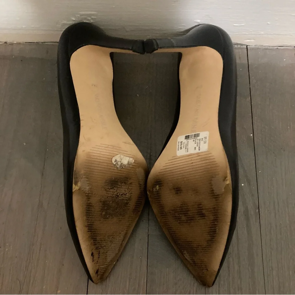 Saks Fifth Avenue Cathy Black Leather Pumps - 9M - Picture 5 of 5